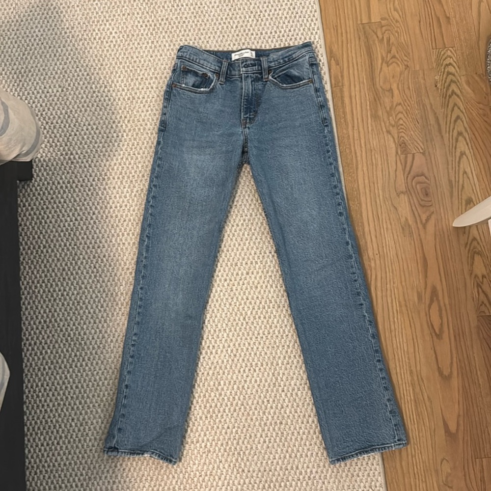 Abercrombie The Straight - Mid Rise Jeans